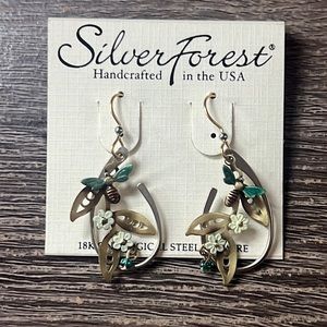 NEW BEES FLOWER DETAIL EARRINGS BY SILVER FOREST
